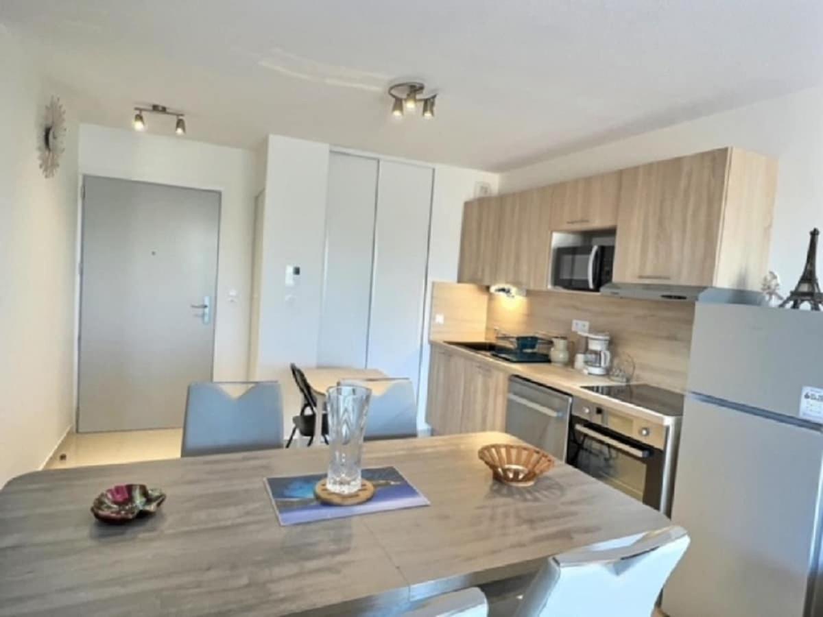 A 150M De La Plage - Coquet Appartement Pour 4 Personnes Vias Esterno foto